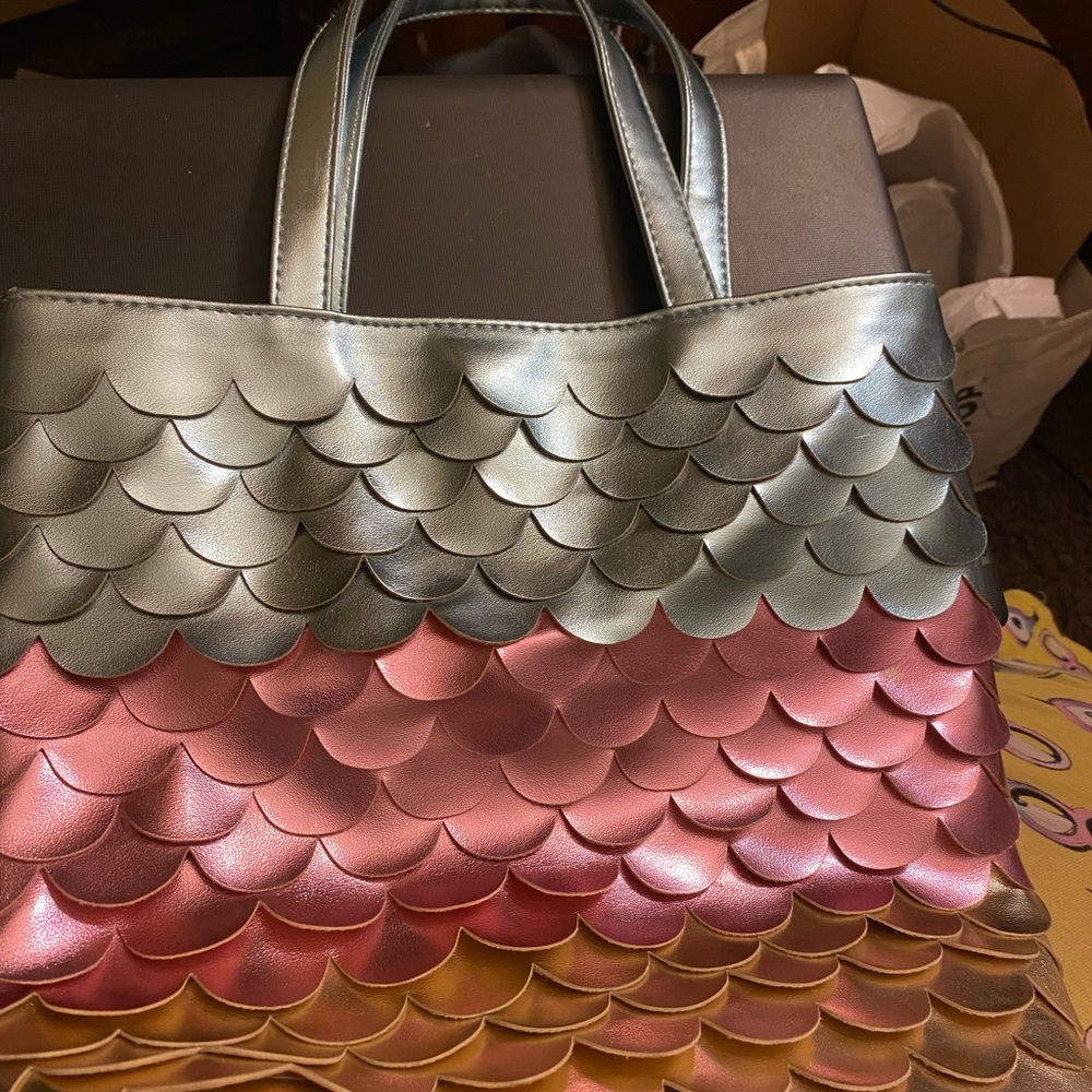 Target Mermaid Scale Style Tote Bag With Pastel Colors Blue-Pink-Yellow Used - Picture 2 of 9